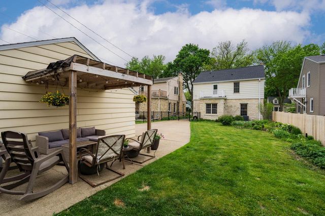 2456 N 85th STREET, Wauwatosa, WI 53226