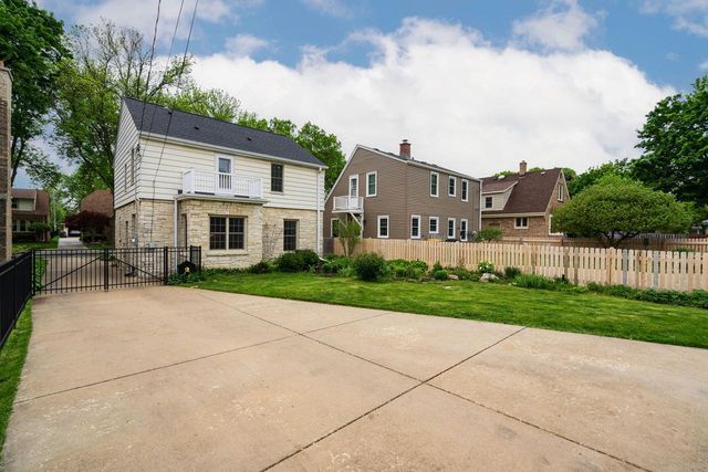 2456 N 85th STREET, Wauwatosa, WI 53226