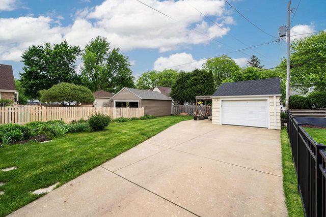 2456 N 85th STREET, Wauwatosa, WI 53226