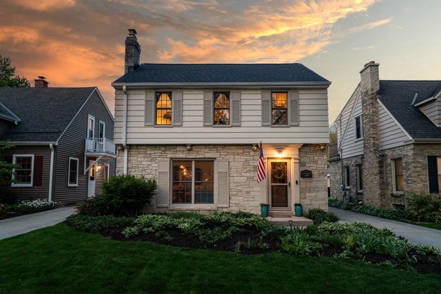 2456 N 85th STREET, Wauwatosa, WI 53226