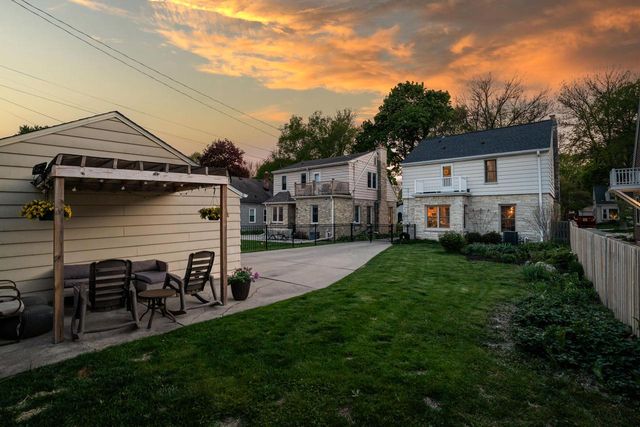 2456 N 85th STREET, Wauwatosa, WI 53226