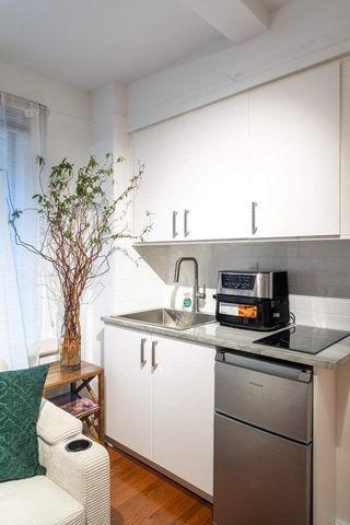 321 E 43rd St Apt 507, New York City, NY 10017