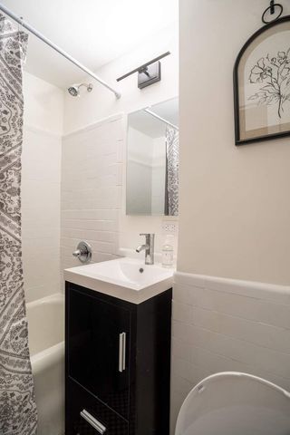 321 E 43rd St Apt 507, New York City, NY 10017