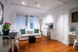 321 E 43rd St Apt 507, New York City, NY 10017