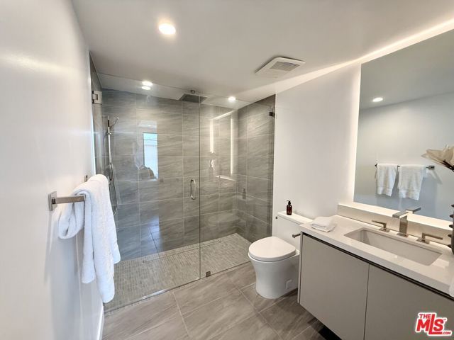 1017 N Croft Avenue 203, Los Angeles, CA 90069