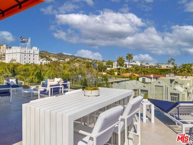 1017 N Croft Avenue 203, Los Angeles, CA 90069