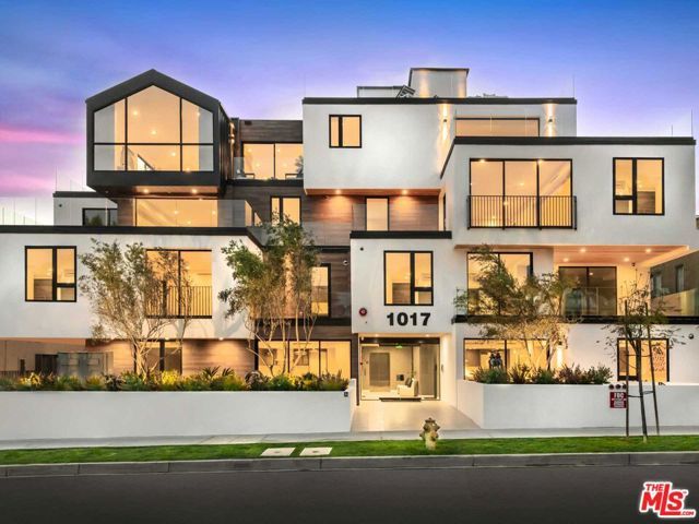 1017 N Croft Avenue 203, Los Angeles, CA 90069