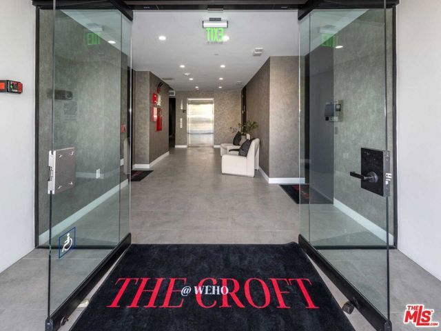 1017 N Croft Avenue 203, Los Angeles, CA 90069
