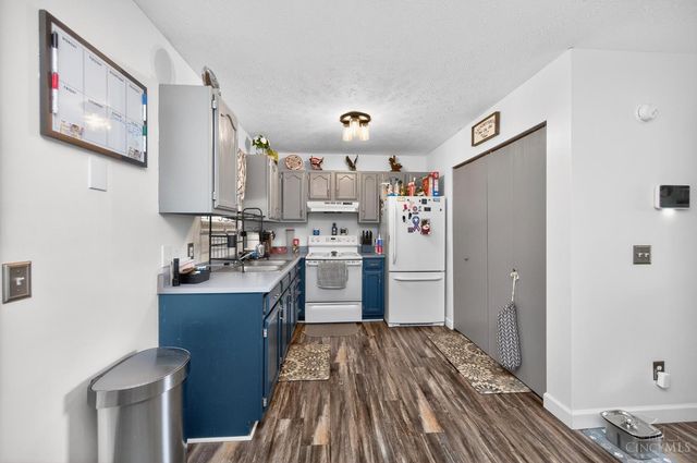 5860 Newtonsville Hutchinson Rd, Wayne Twp, OH 45103