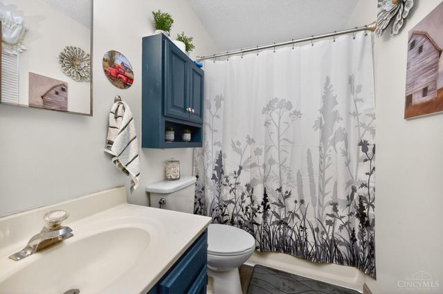 5860 Newtonsville Hutchinson Rd, Wayne Twp, OH 45103