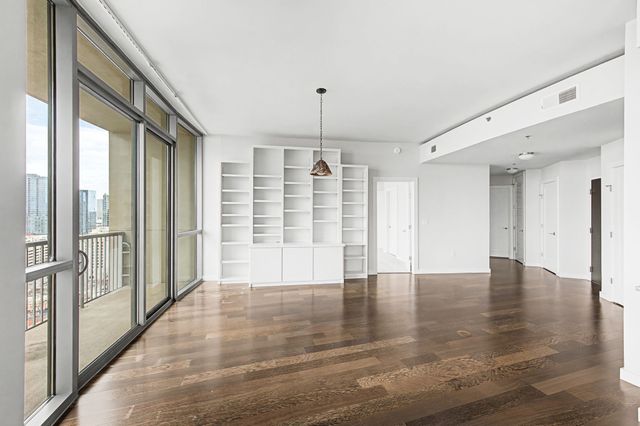 900 20th Ave S Apt 1615, Nashville, TN 37212