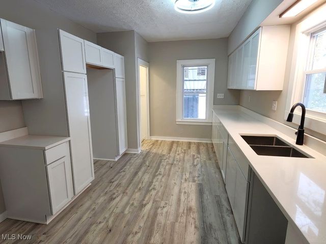 4601 E Sprague Road, Independence, OH 44131