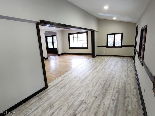 4601 E Sprague Road, Independence, OH 44131