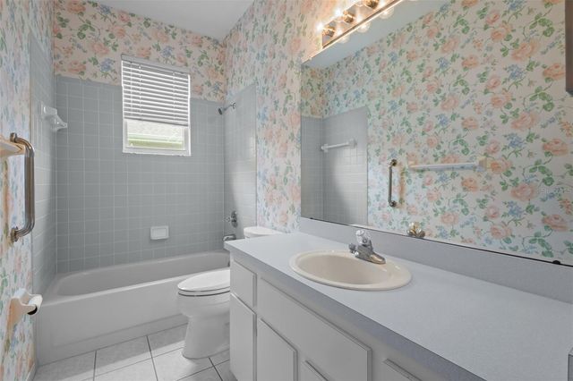 18543 BITTERN AVENUE, Lutz, FL 33558