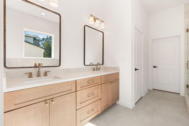 311 Mcdaniel Dr, Magnolia, TX 77354