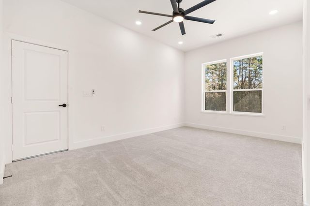 311 Mcdaniel Dr, Magnolia, TX 77354