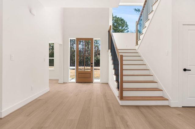 311 Mcdaniel Dr, Magnolia, TX 77354