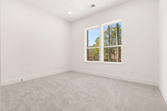 311 Mcdaniel Dr, Magnolia, TX 77354