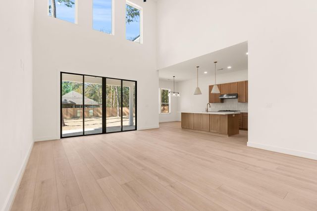 311 Mcdaniel Dr, Magnolia, TX 77354