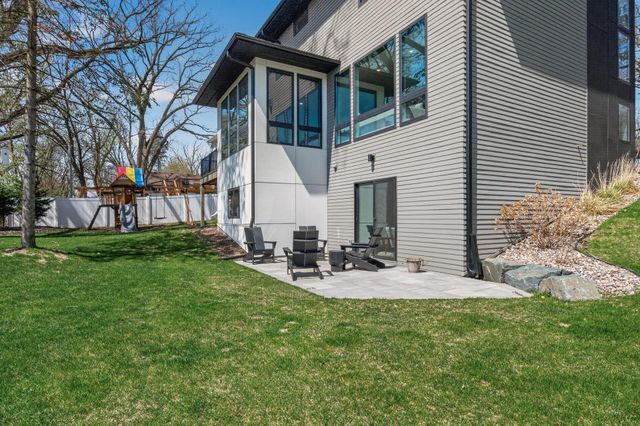 92 Birch Street, Mahtomedi, MN 55115