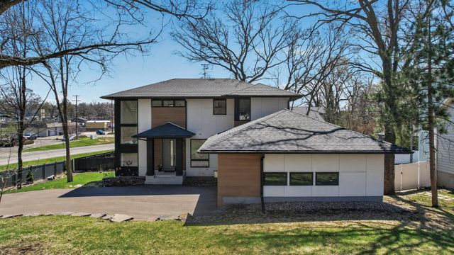 92 Birch Street, Mahtomedi, MN 55115
