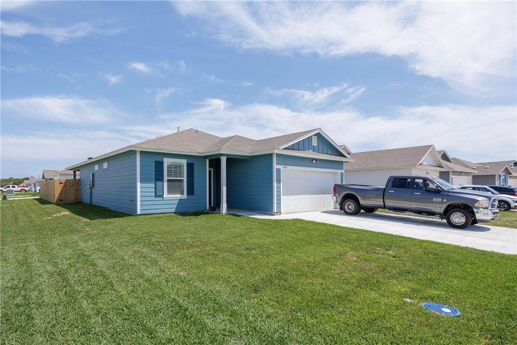 1941 Estes Flats Dr, Aransas Pass, TX 78336 — photo 2