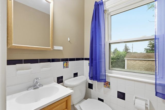 34 Common St, Braintree, MA 02184