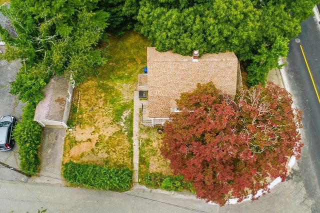 34 Common St, Braintree, MA 02184