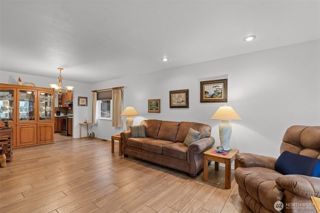 539 Rolfs Court, East Wenatchee, WA 98802