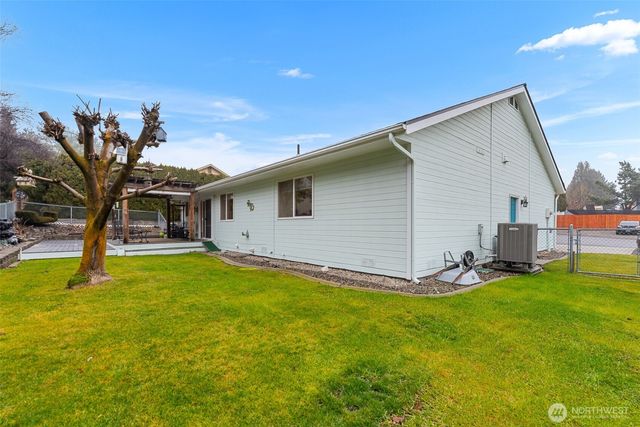 539 Rolfs Court, East Wenatchee, WA 98802