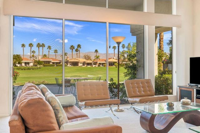 405 White Horse Trail, Palm Desert, CA 92211