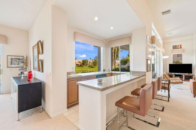 405 White Horse Trail, Palm Desert, CA 92211