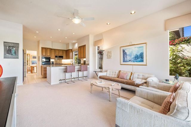 405 White Horse Trail, Palm Desert, CA 92211