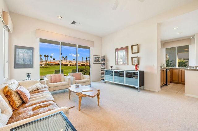 405 White Horse Trail, Palm Desert, CA 92211