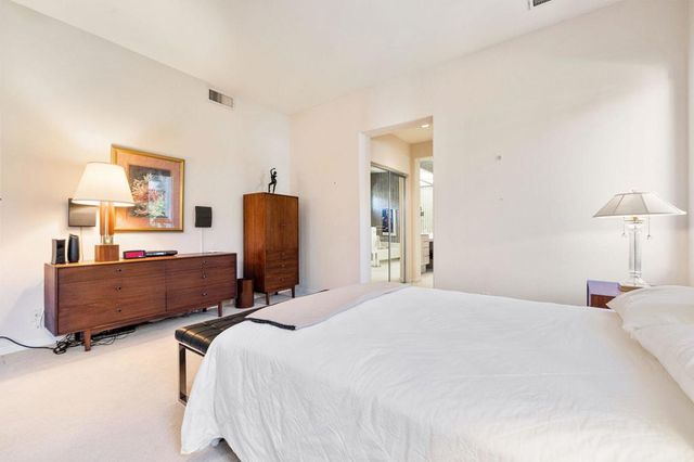 405 White Horse Trail, Palm Desert, CA 92211