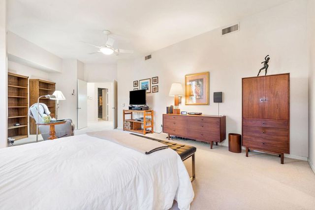 405 White Horse Trail, Palm Desert, CA 92211