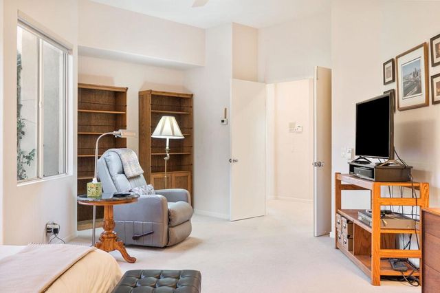 405 White Horse Trail, Palm Desert, CA 92211