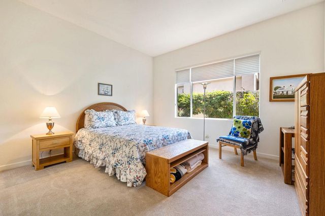 405 White Horse Trail, Palm Desert, CA 92211