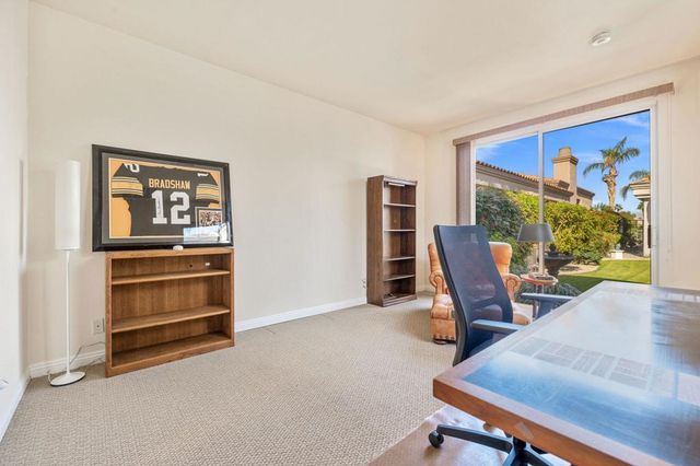 405 White Horse Trail, Palm Desert, CA 92211