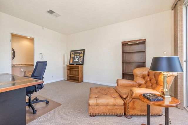 405 White Horse Trail, Palm Desert, CA 92211