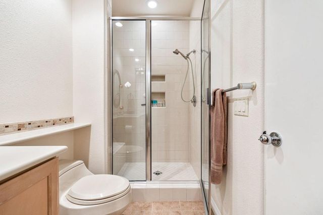 405 White Horse Trail, Palm Desert, CA 92211