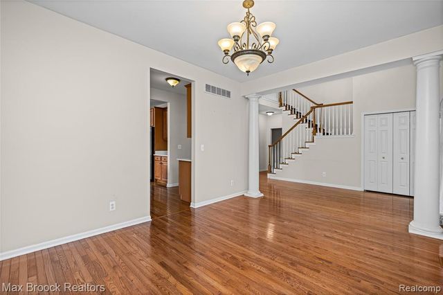 41605 Burroughs Avenue, Novi, MI 48377