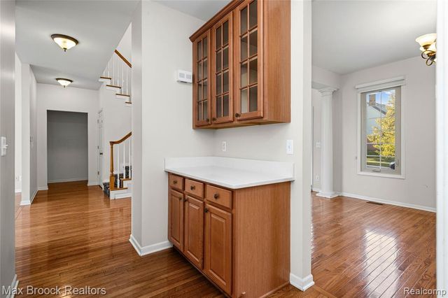 41605 Burroughs Avenue, Novi, MI 48377
