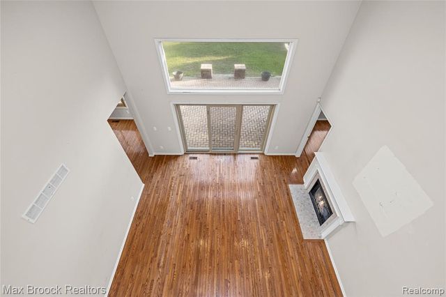 41605 Burroughs Avenue, Novi, MI 48377