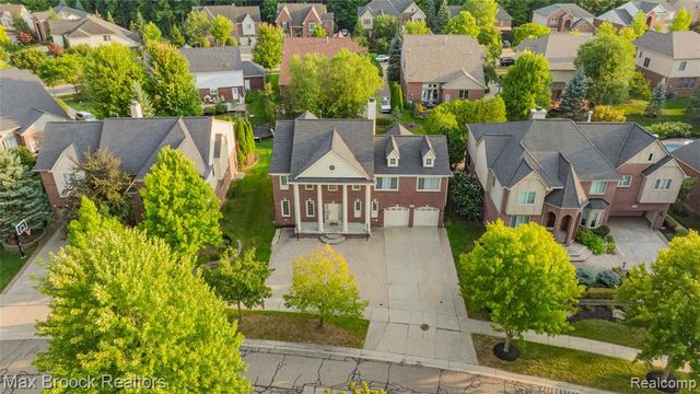 41605 Burroughs Avenue, Novi, MI 48377
