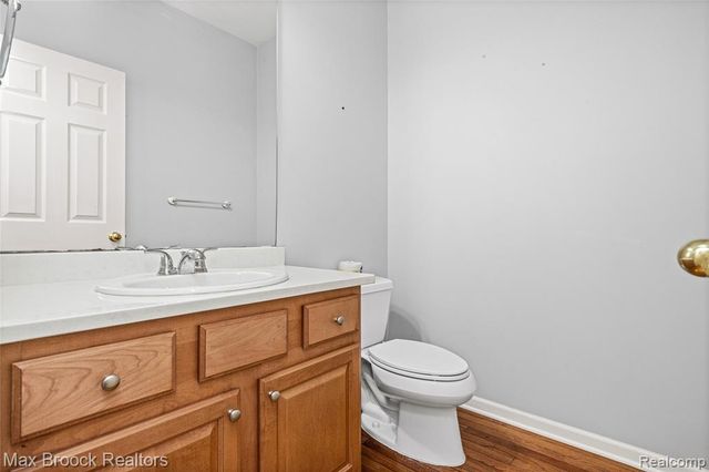 41605 Burroughs Avenue, Novi, MI 48377