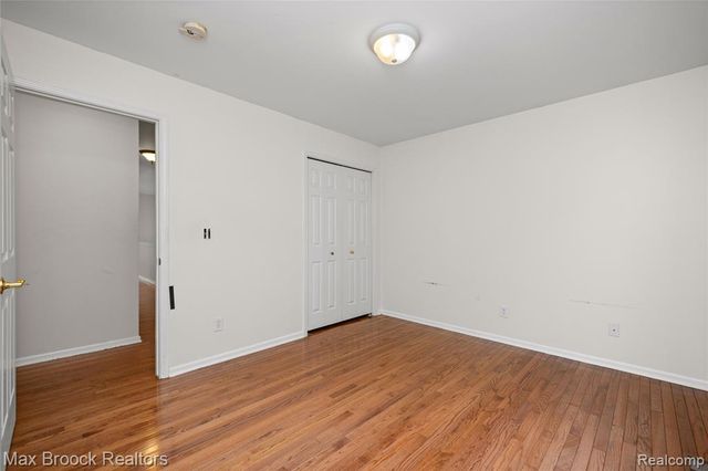 41605 Burroughs Avenue, Novi, MI 48377