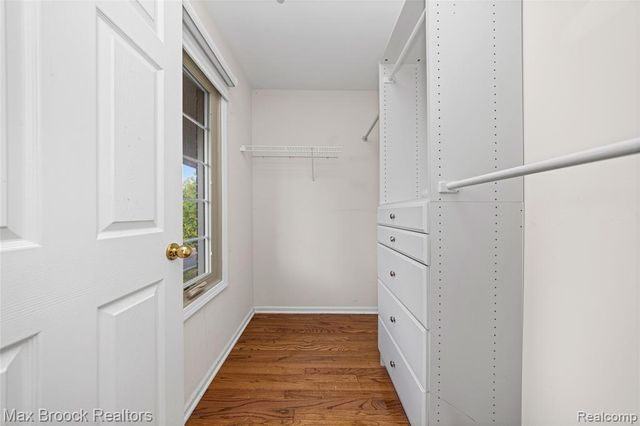 41605 Burroughs Avenue, Novi, MI 48377