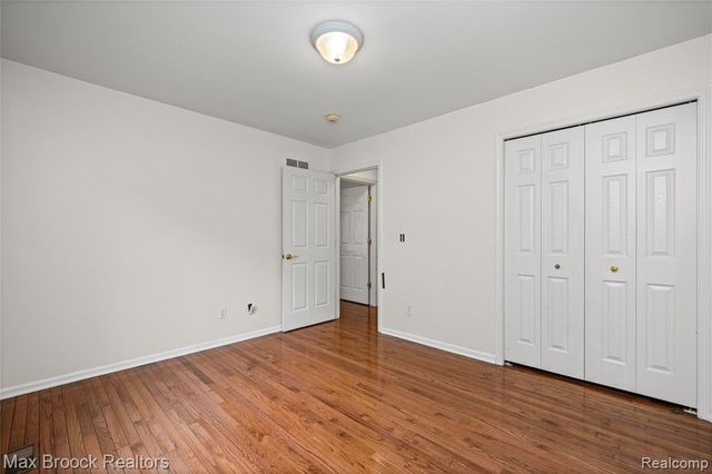 41605 Burroughs Avenue, Novi, MI 48377
