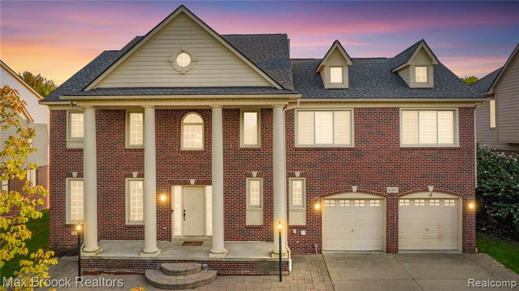 41605 Burroughs Avenue, Novi, MI 48377